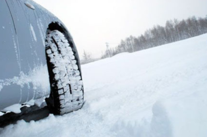 人保车险丨冬季买车险，必备车损险和三者险